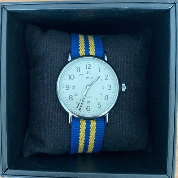 Timex x Tailgate watch with blue and yellow strap Timex Marlin Chronograph Tachymeter 40mm Blue Brown  main image 2